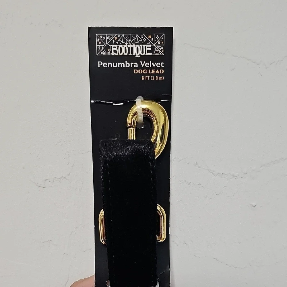 Bootique Black Velvet Dog 6 Foot‎ Lead with Gold Stud Hardware